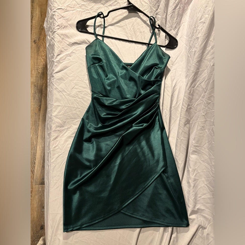 Cute emerald green mini dress